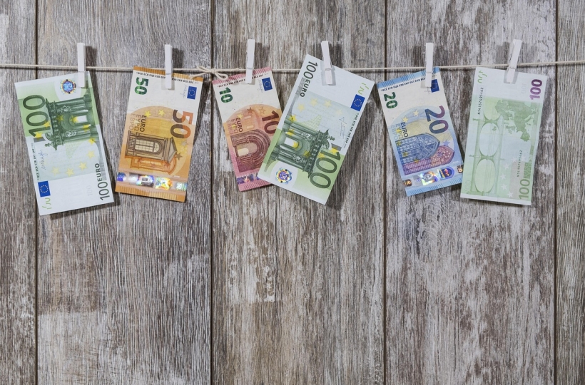 机构公告式:0易交易所苹果版上线 集成USDC即时兑换与稳定币流动性池